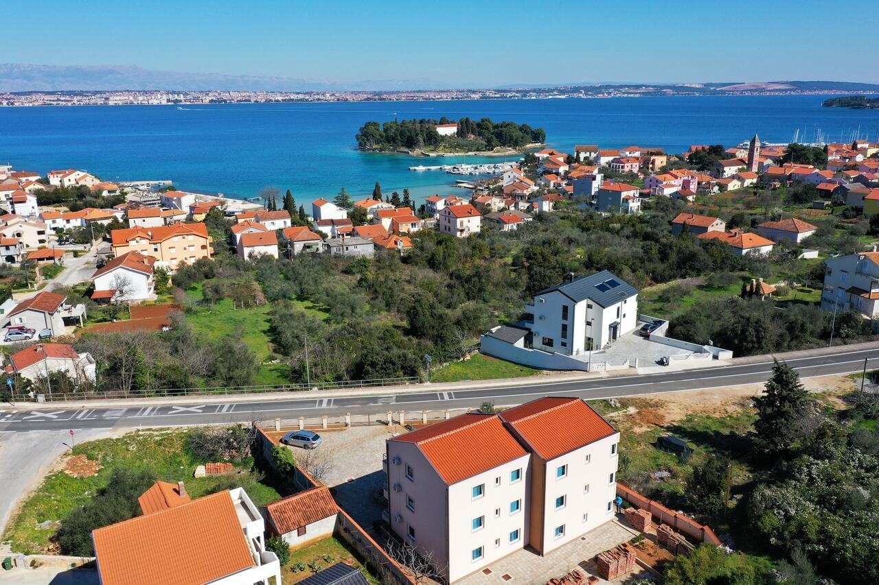 Apartment Dora Preko Luaran gambar