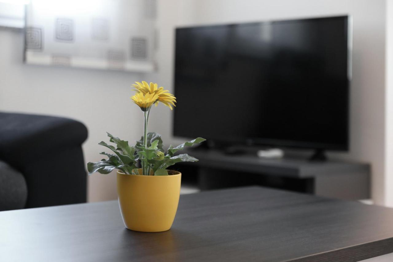Apartment Dora Preko Luaran gambar