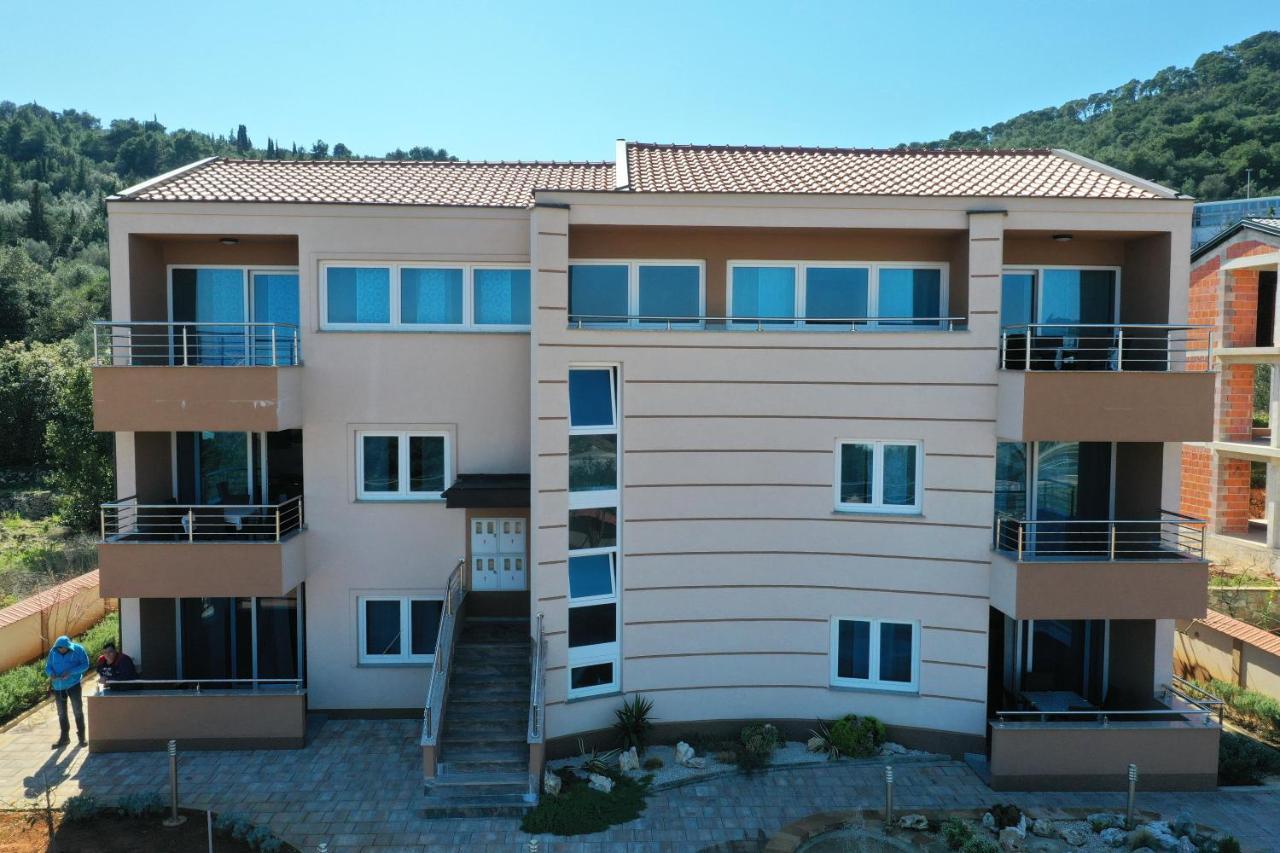 Apartment Dora Preko Luaran gambar