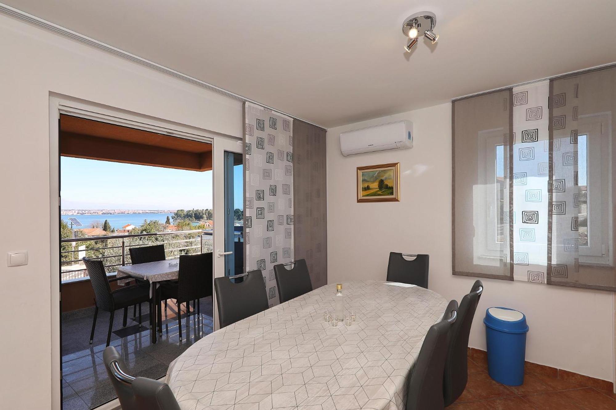 Apartment Dora Preko Luaran gambar